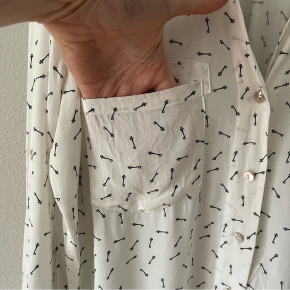 Just Living Button Down Shirt White/Black Key Print Shirt Size L - Picture 3 of 7